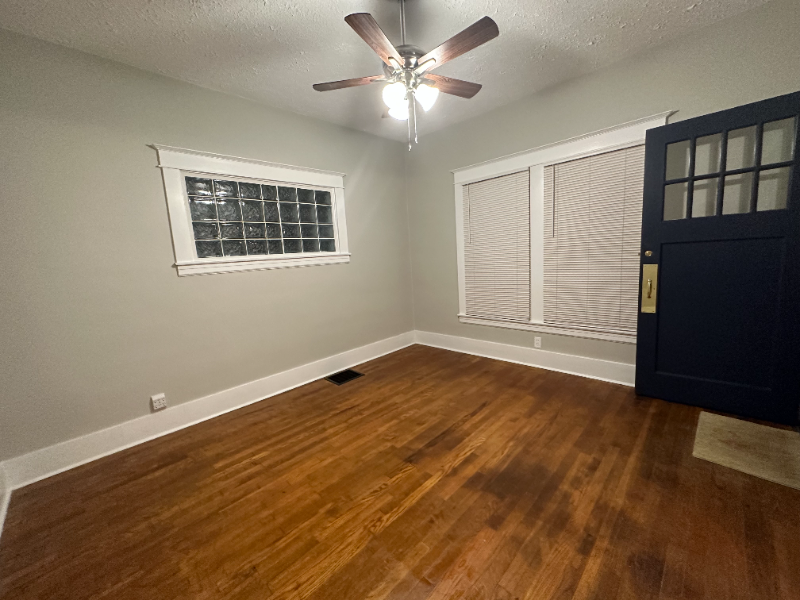 813 Reading Rd - Photo 4 of 16