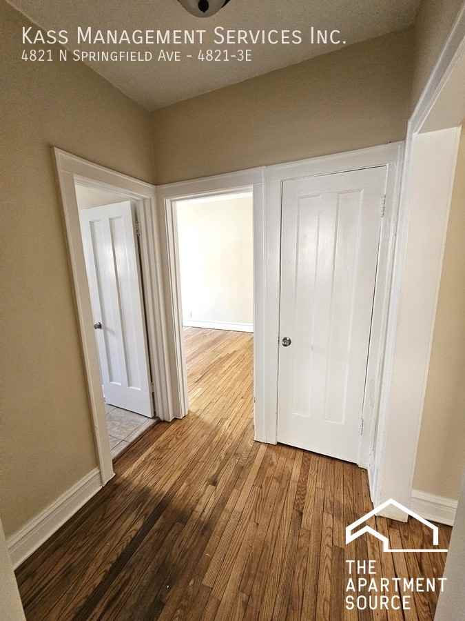 4821 N Springfield Ave #3E - Photo 4 of 9