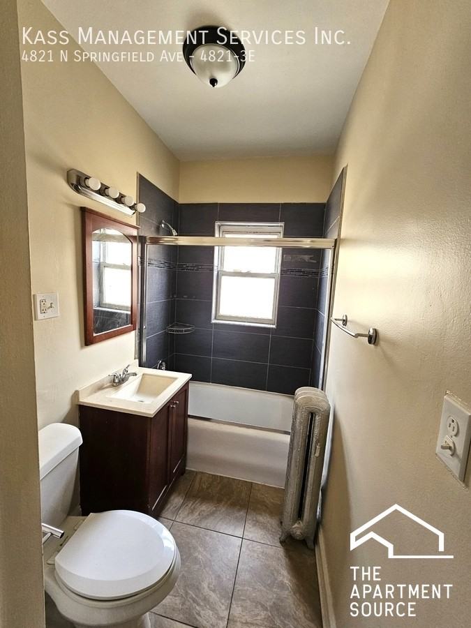 4821 N Springfield Ave #3E - Photo 7 of 9