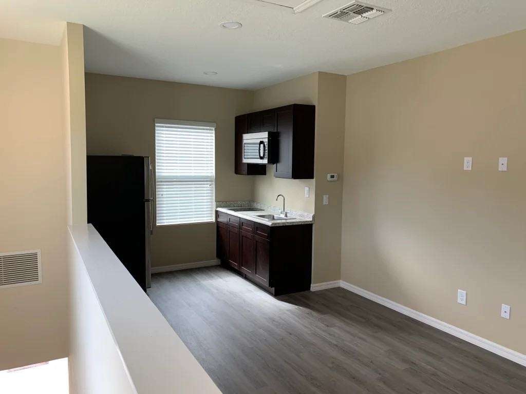 8907 Frodsham Way #B - Photo 3 of 10