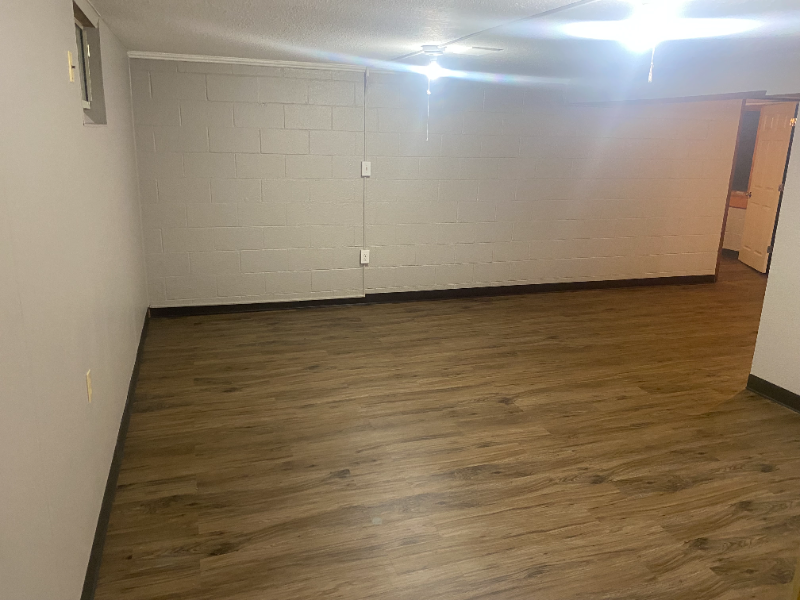 129 Kingsbury Ave #1 - Photo 3 of 6
