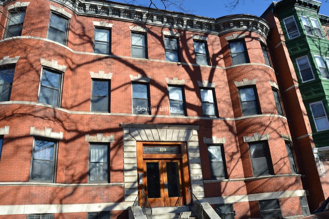 1379 Commonwealth Ave #4 - Photo 6 of 19