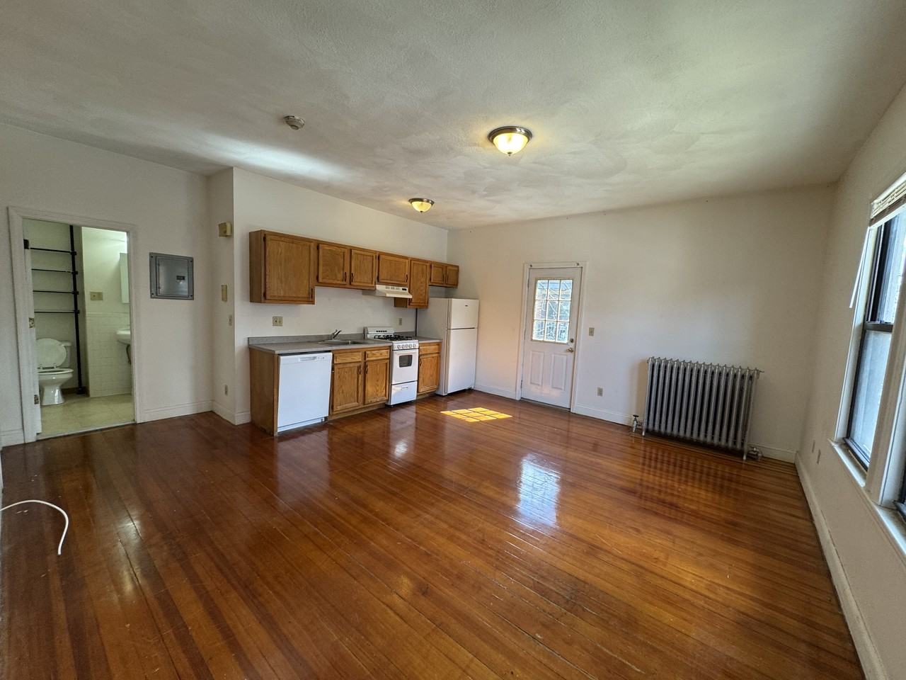 163 Strathmore Rd #3 - Photo 5 of 21