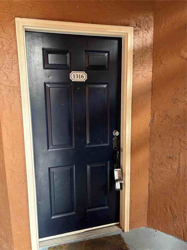 5152 Conroy Rd - Photo 3 of 16