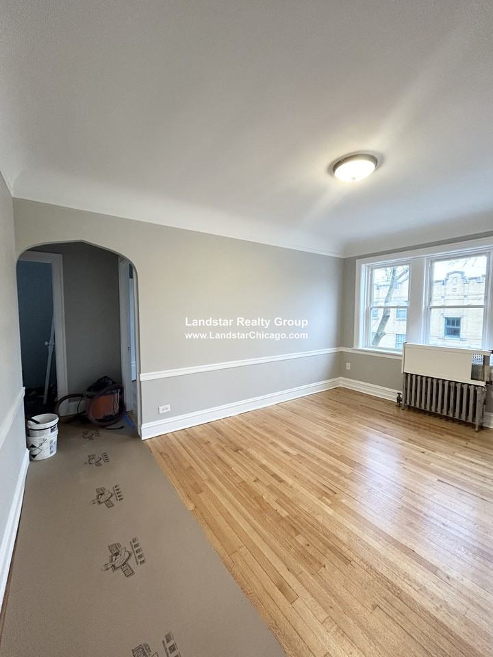 2901 N Kilbourn Ave #2 - Photo 4 of 13