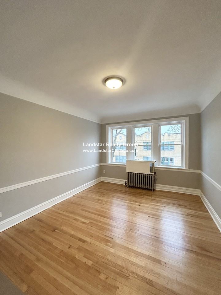 2901 N Kilbourn Ave #2 - Photo 5 of 13