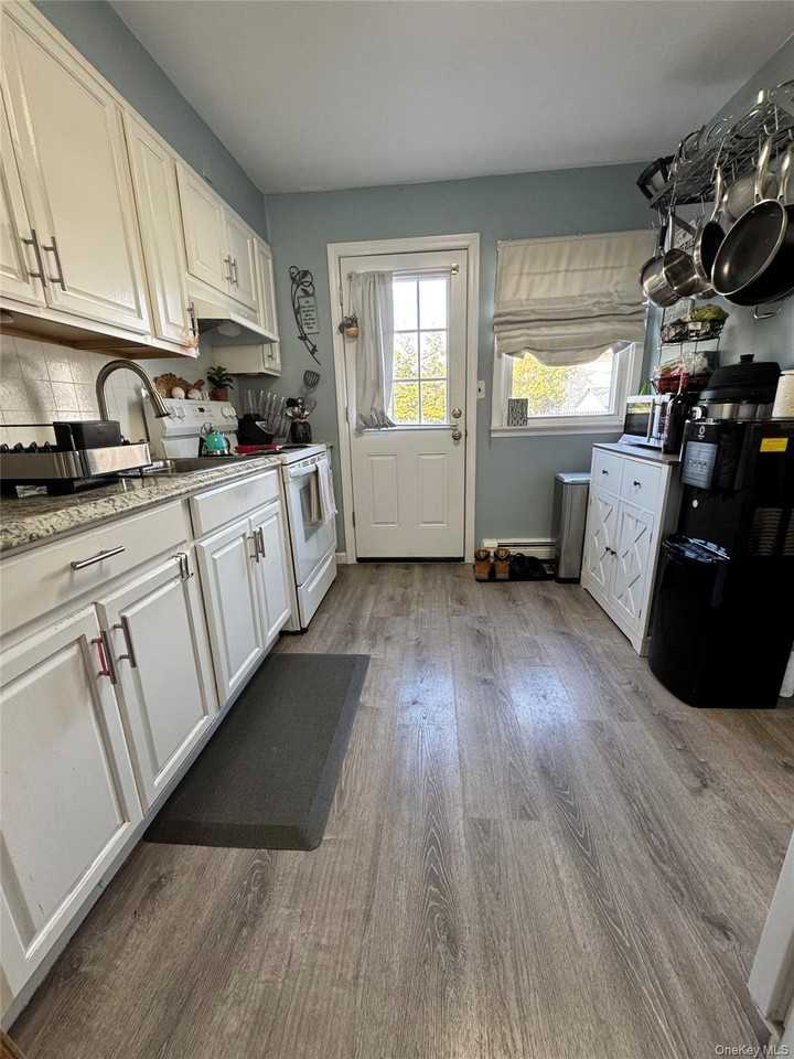 140 N 21st St - Photo 3 of 9