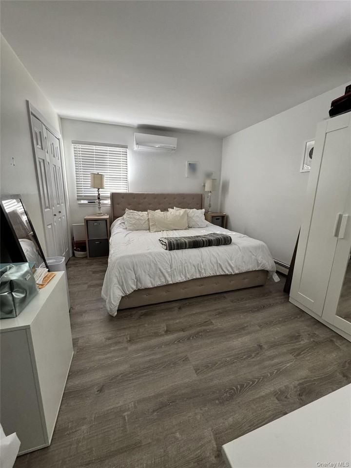 140 N 21st St - Photo 7 of 9