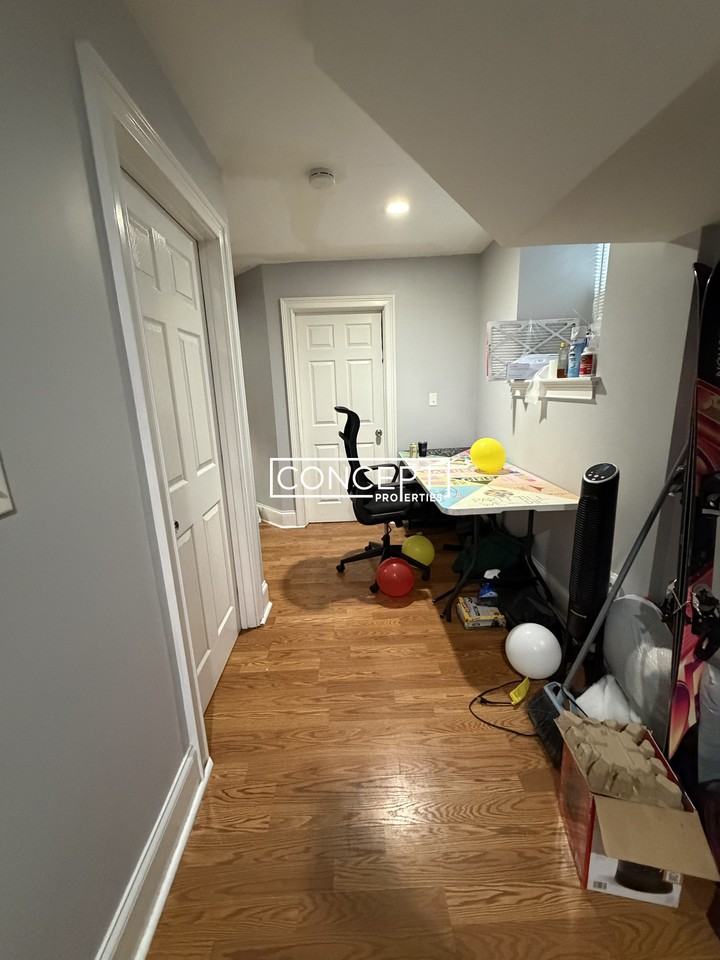 731 Parker St #1 - Photo 6 of 10