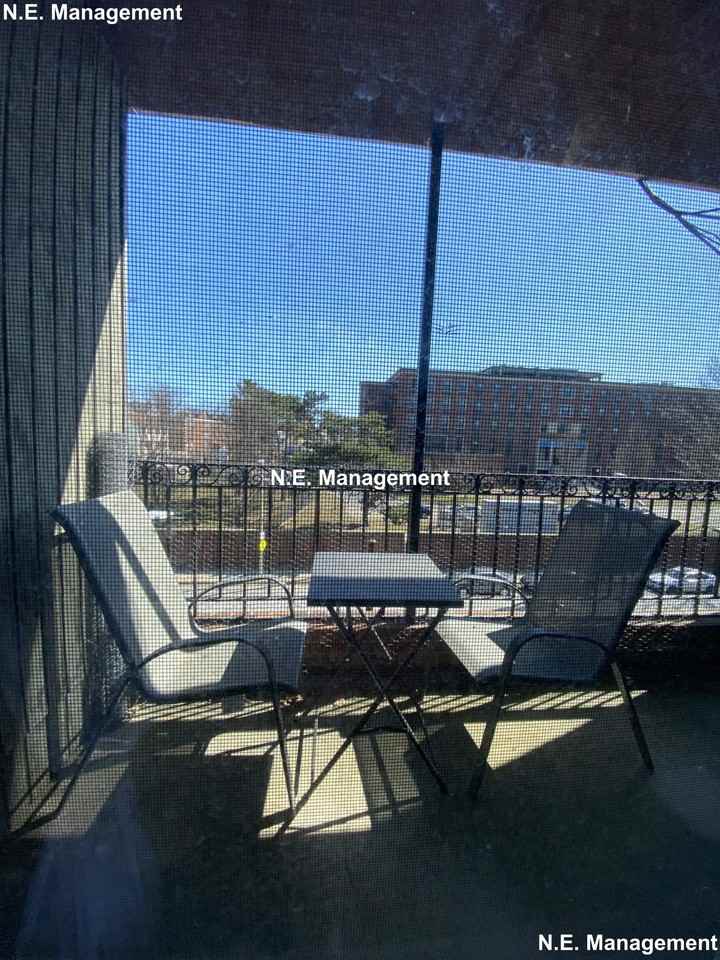 339 S Huntington Ave #10 - Photo 4 of 15