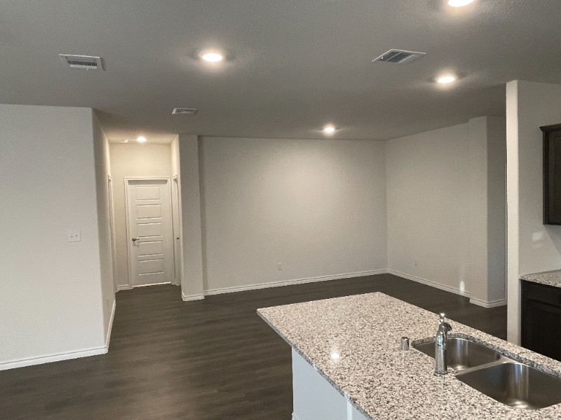 759 Philadelphia St - Photo 4 of 26