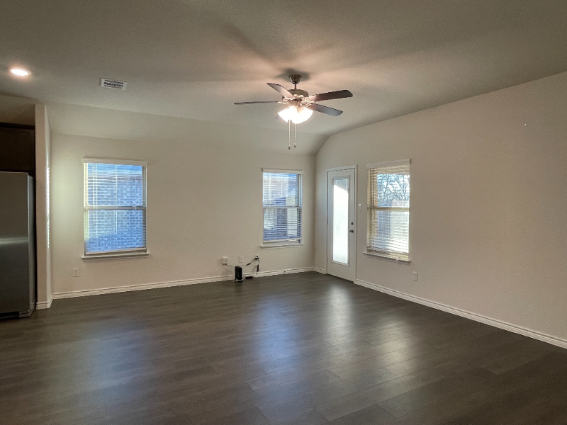 759 Philadelphia St - Photo 7 of 26