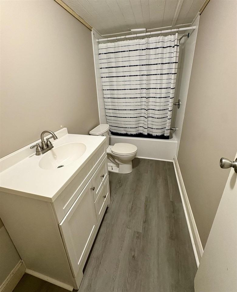 947 Platt St - Photo 4 of 6