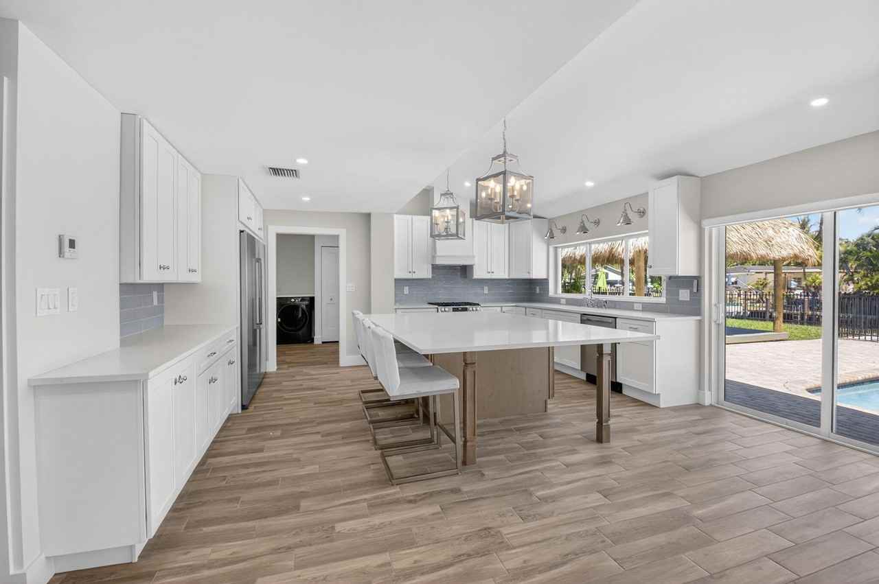 1254 Sw 4th Ct - Photo 3 of 50
