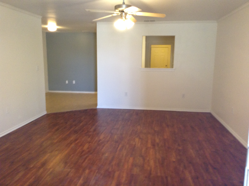 523 N Clinton Ave - Photo 2 of 9