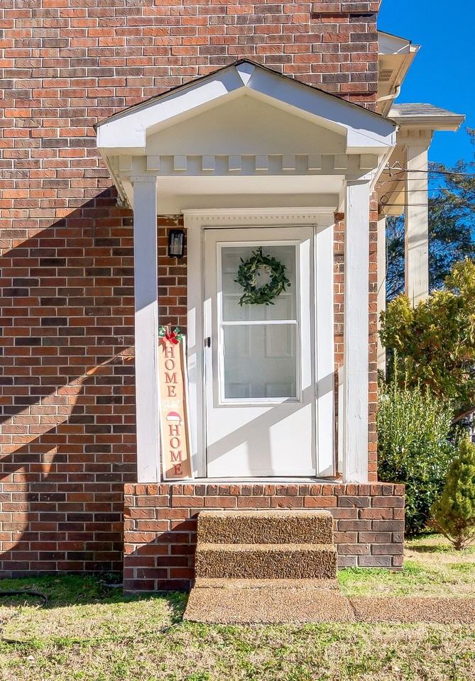 906 Lauren Ct - Photo 2 of 36