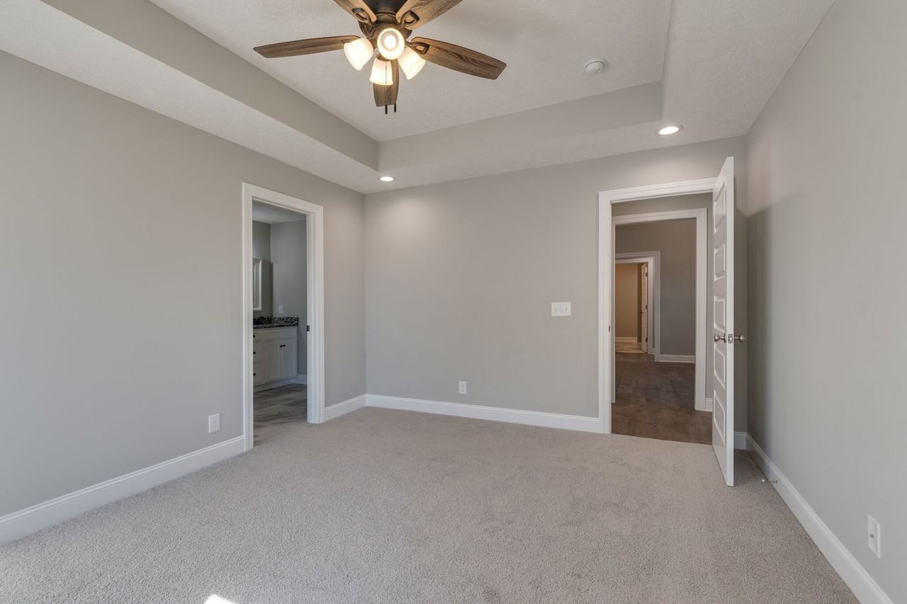 402 Rose Ln - Photo 5 of 18