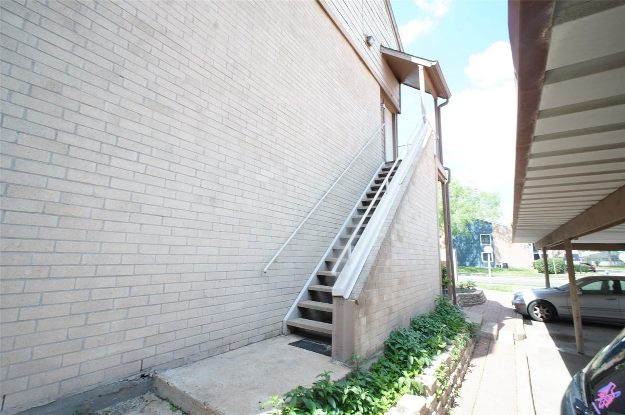 8263 Sands Point Dr - Photo 2 of 24