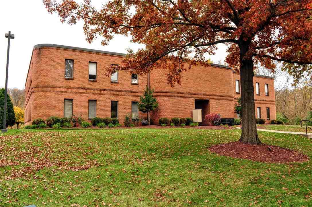 2550 Boyce Plaza Rd ##204 - Photo 3 of 24