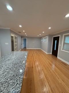 6902 Lyons St - Photo 5 of 35