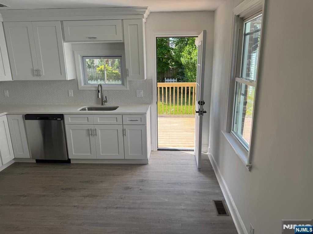 99 Forest Rd - Photo 5 of 16