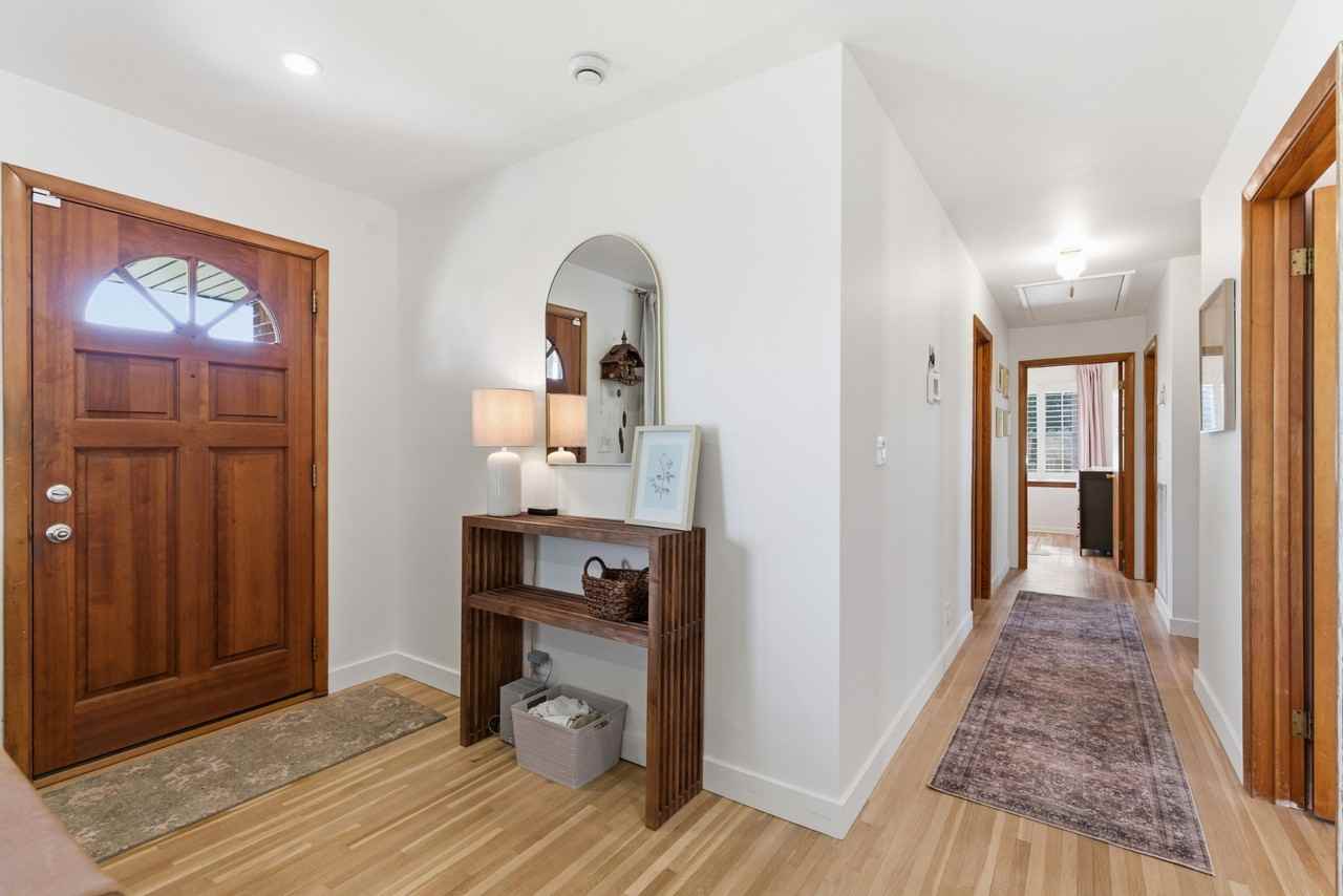 2820 Donna Hill Dr - Photo 5 of 41