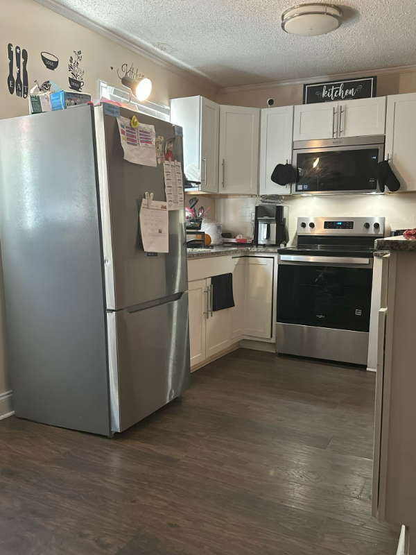 718 E Maple Ave #M - Photo 3 of 15