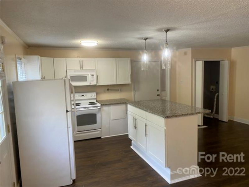 718 E Maple Ave #M - Photo 4 of 15