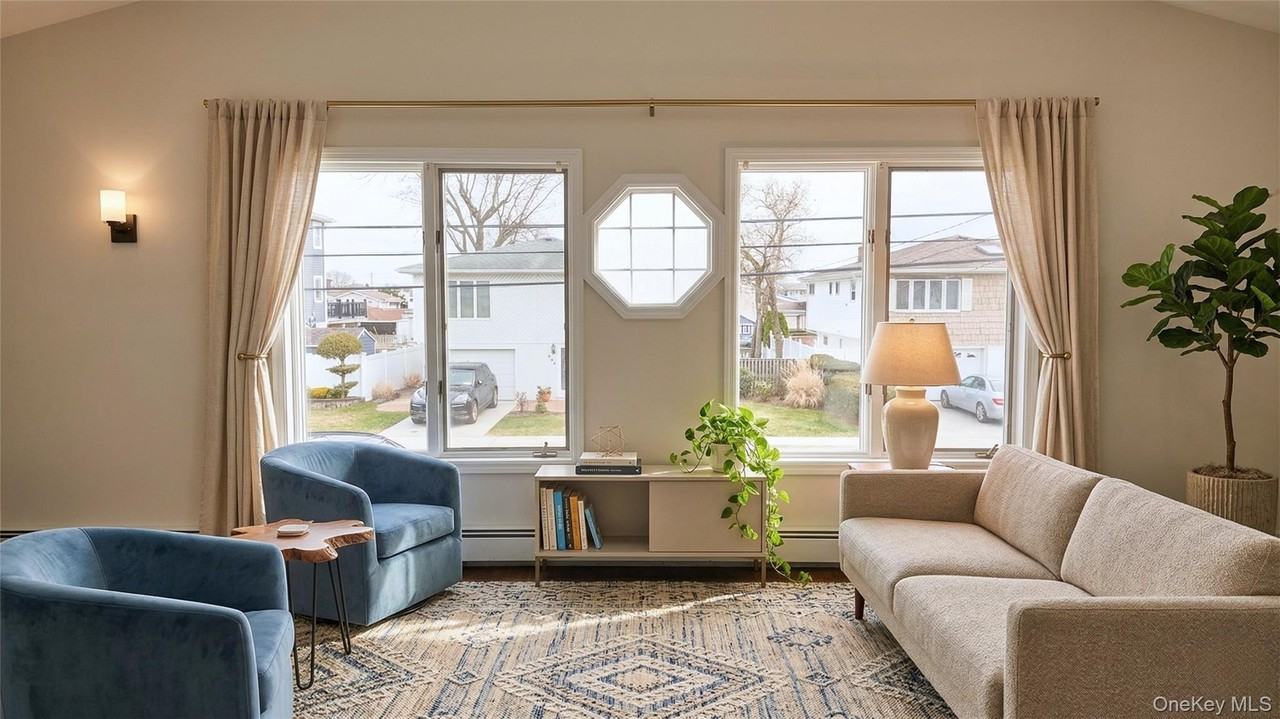 468 Nassau Ave - Photo 4 of 12