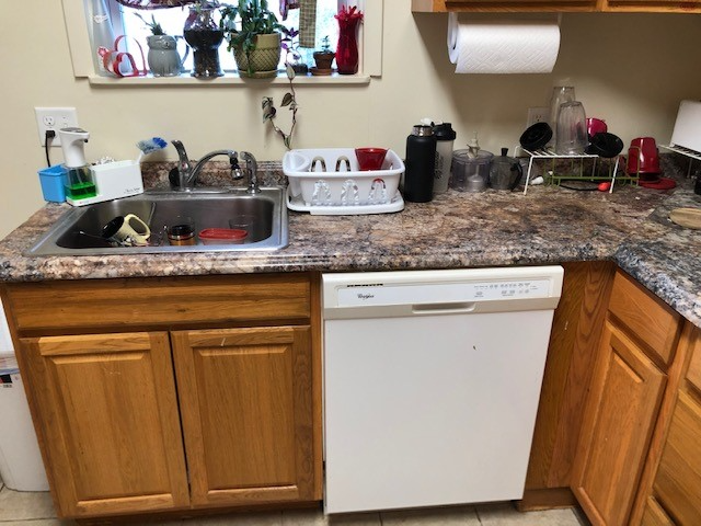 2343 Sherbrook St - Photo 6 of 12