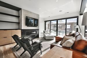 featured image of 3471 Ridgeline Dr