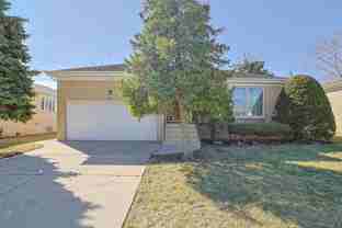 475 Courtesy Ln - Photo 1 of 1