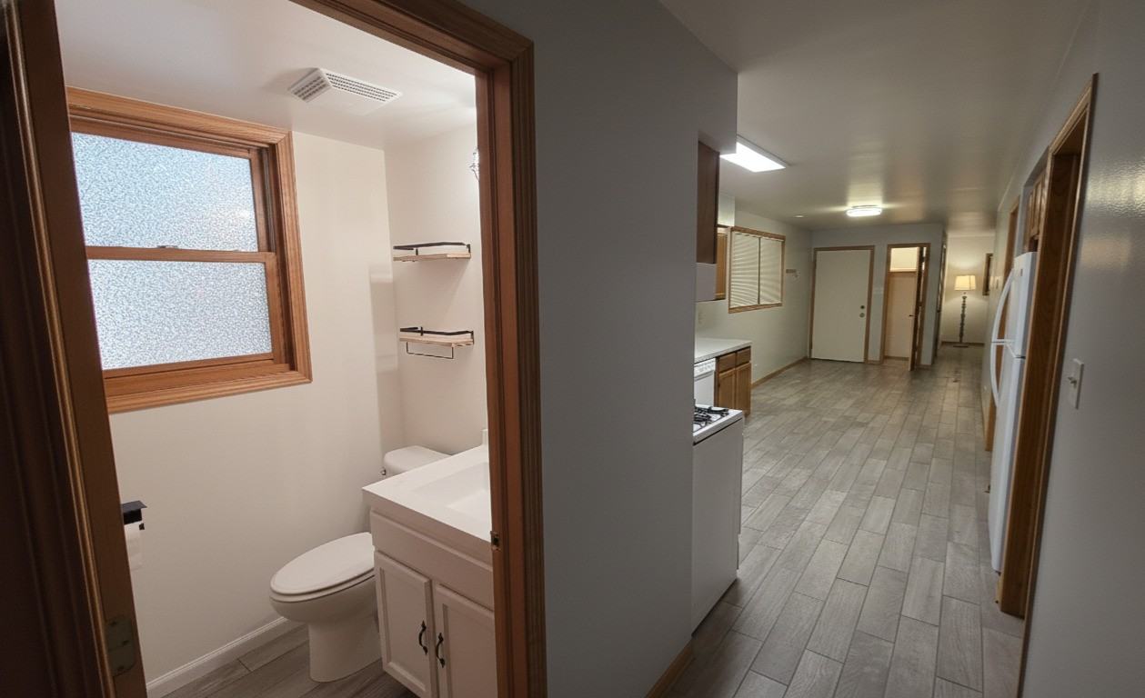 445 W 37th St - Photo 7 of 9