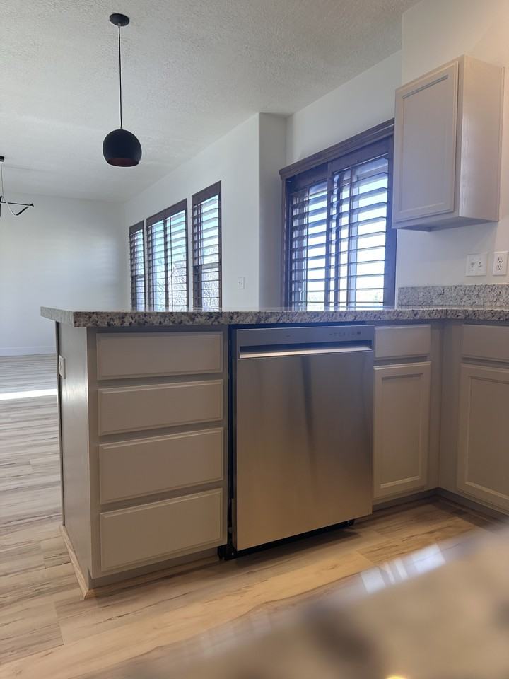 15079 S Alder Glen Ln - Photo 4 of 16