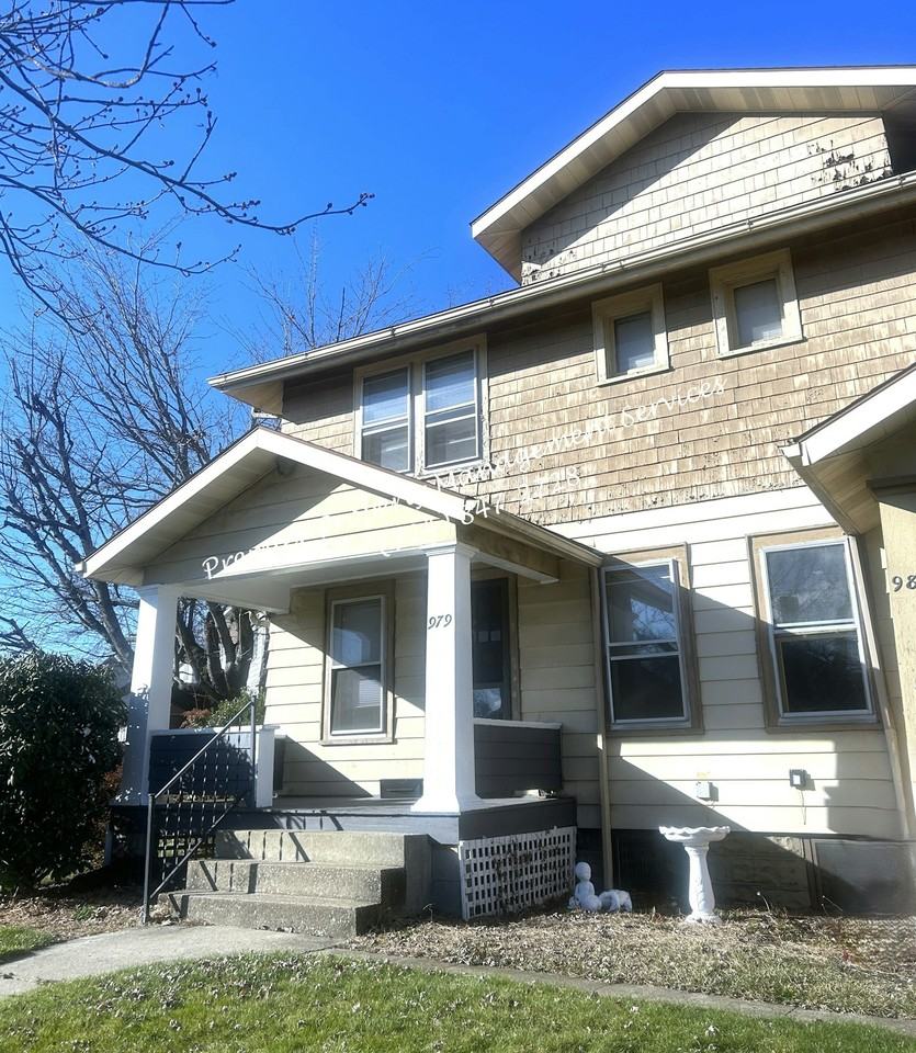 979 King Street - Photo 2 of 31