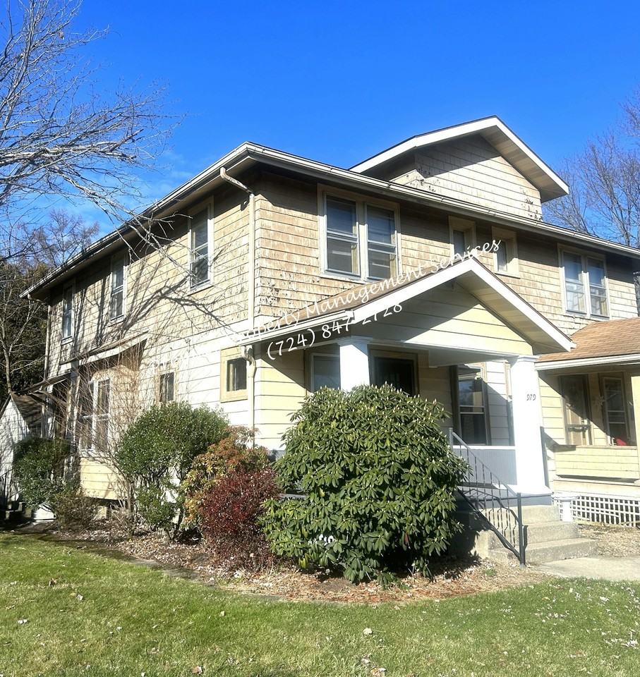 979 King Street - Photo 3 of 31