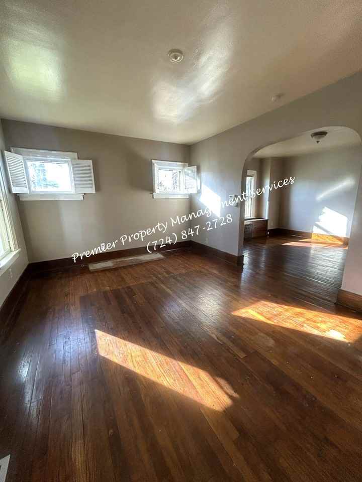 979 King Street - Photo 7 of 31