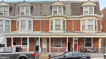 featured image of 1121 W Poplar St #2