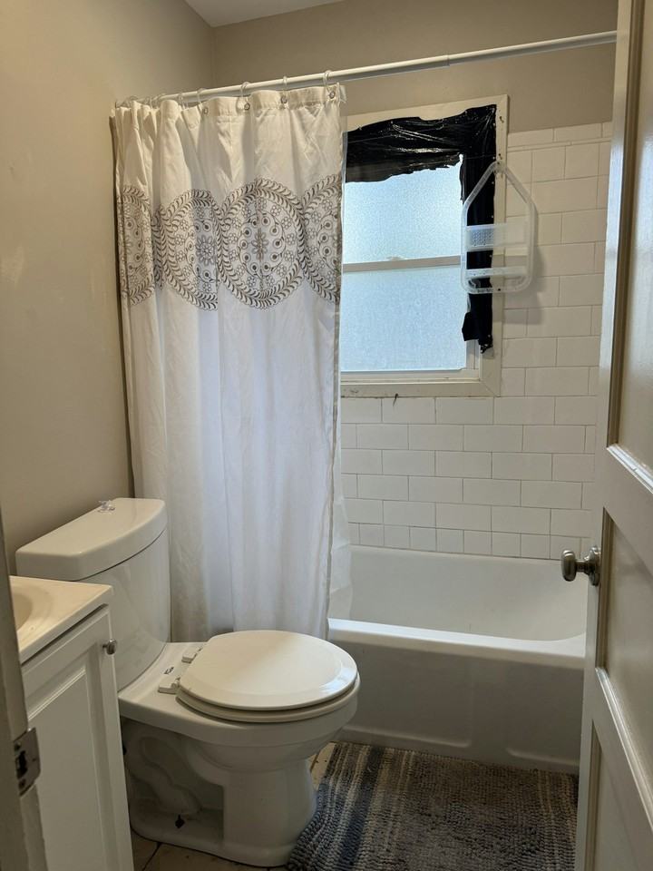 1004 Fitch Street - Photo 4 of 9