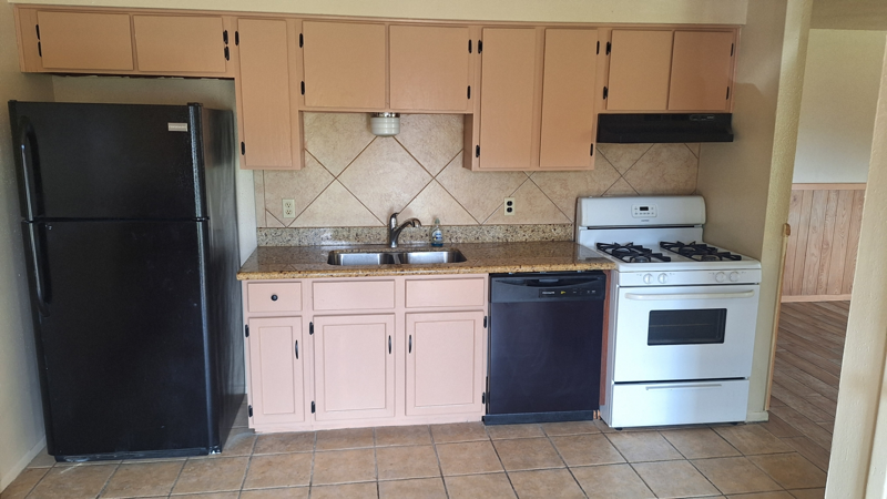 1410 N Avenue R - Photo 3 of 35