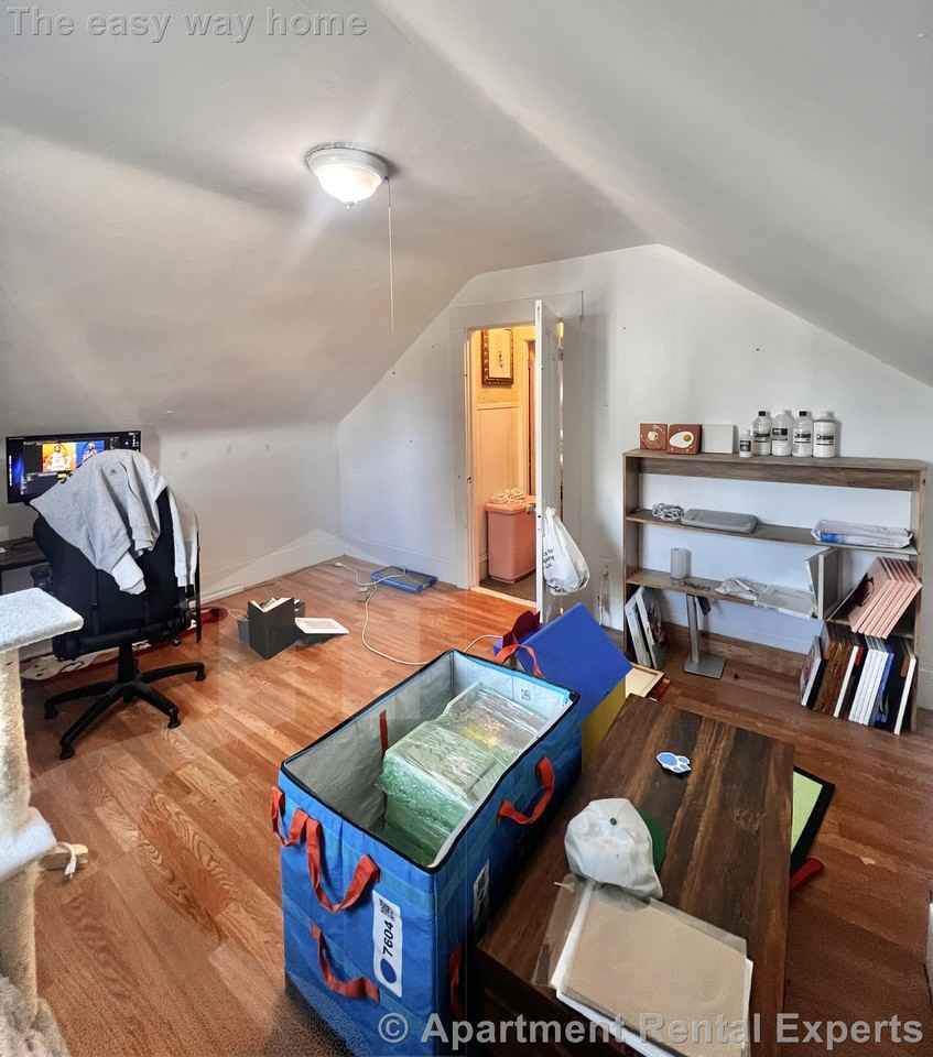 282 Lowell St - Photo 3 of 11