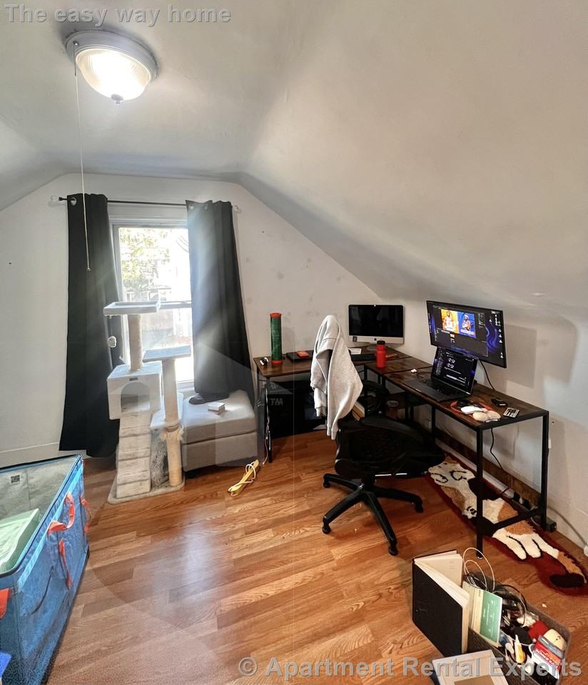 282 Lowell St - Photo 4 of 11