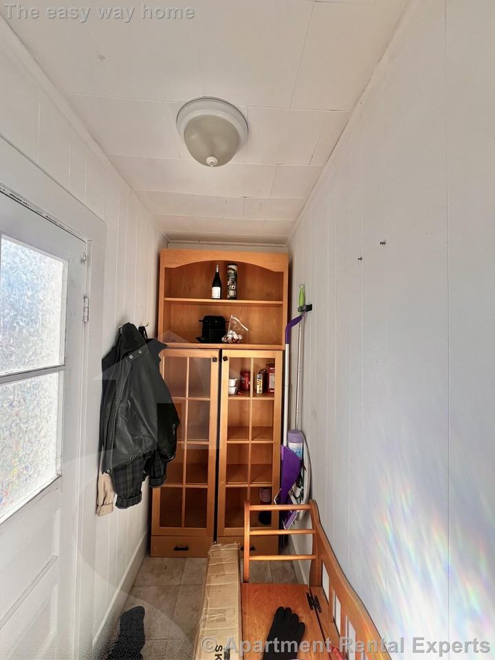 282 Lowell St - Photo 5 of 11