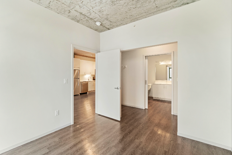 791 S Clark St - Photo 3 of 8