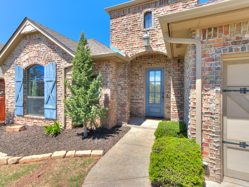 2525 Se 13th St - Photo 3 of 32