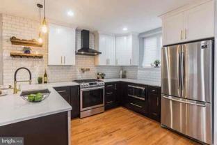 717 Sigel St - Photo 1 of 1