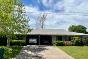 featured image of 1823 Greenwood Ln