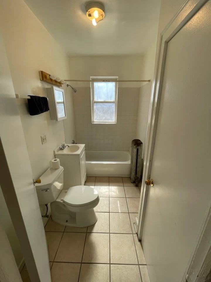 7931 S Manistee Ave #2S - Photo 7 of 20