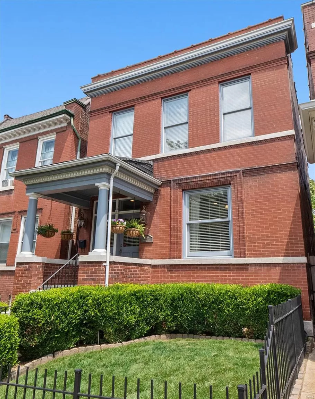 2633 Armand Pl - Photo 2 of 20