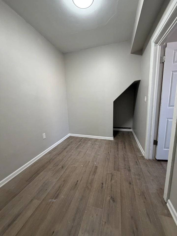 4500 S Wood St #2M - Photo 3 of 8